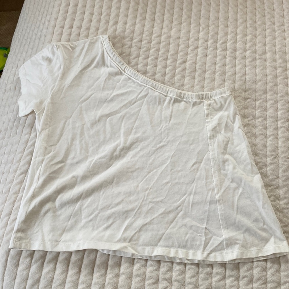 One shoulder boutique top